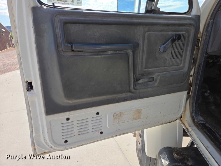 image for item ER1568 1991 Ford F800 dump truck