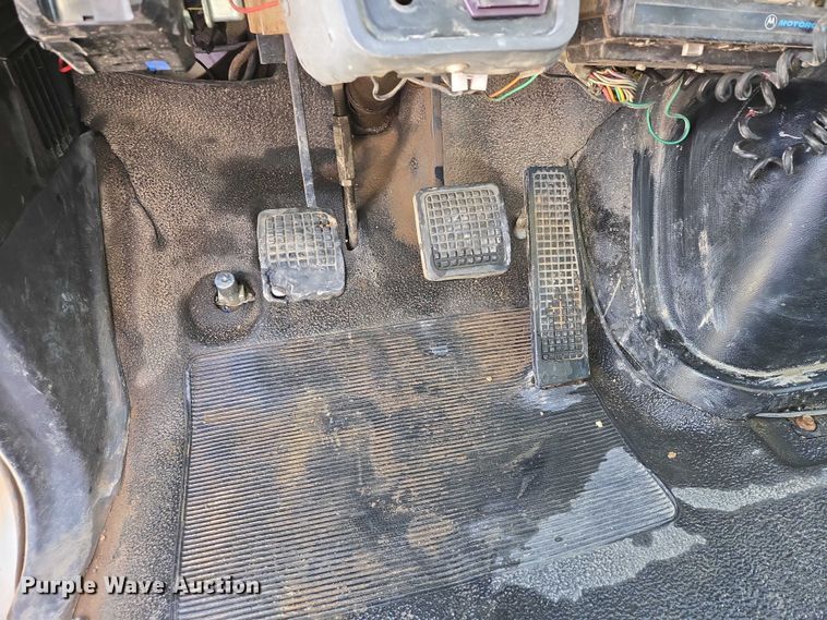 image for item ER1568 1991 Ford F800 dump truck