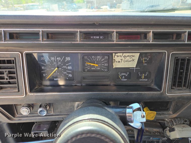 image for item ER1568 1991 Ford F800 dump truck