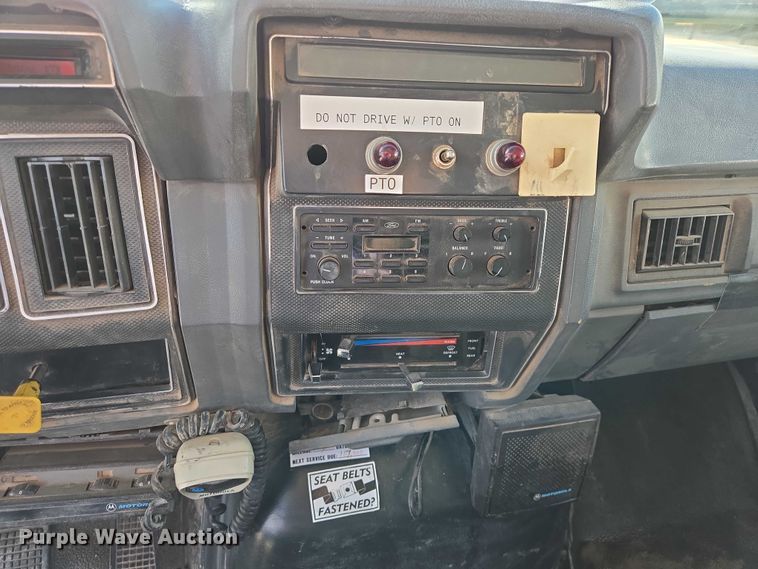 image for item ER1568 1991 Ford F800 dump truck