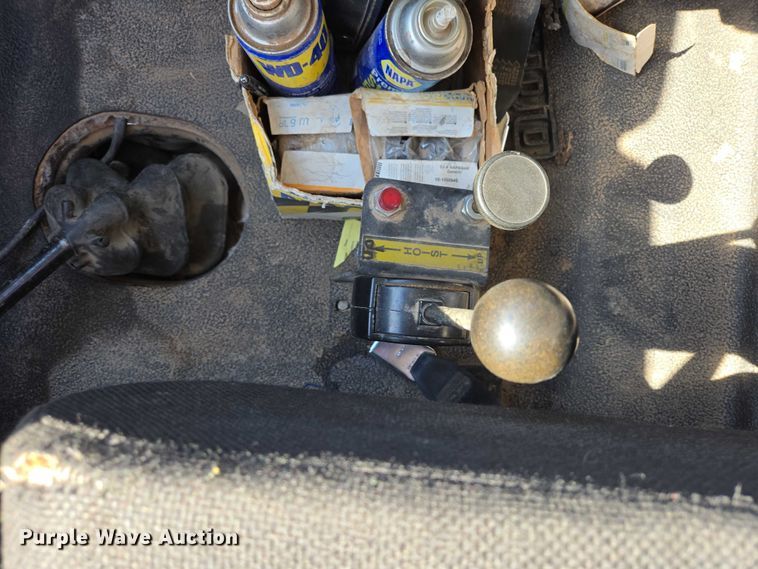 image for item ER1568 1991 Ford F800 dump truck
