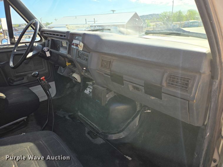 image for item ER1568 1991 Ford F800 dump truck
