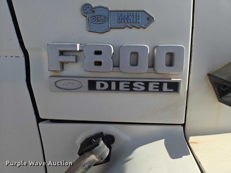 image for item ER1568 1991 Ford F800 dump truck