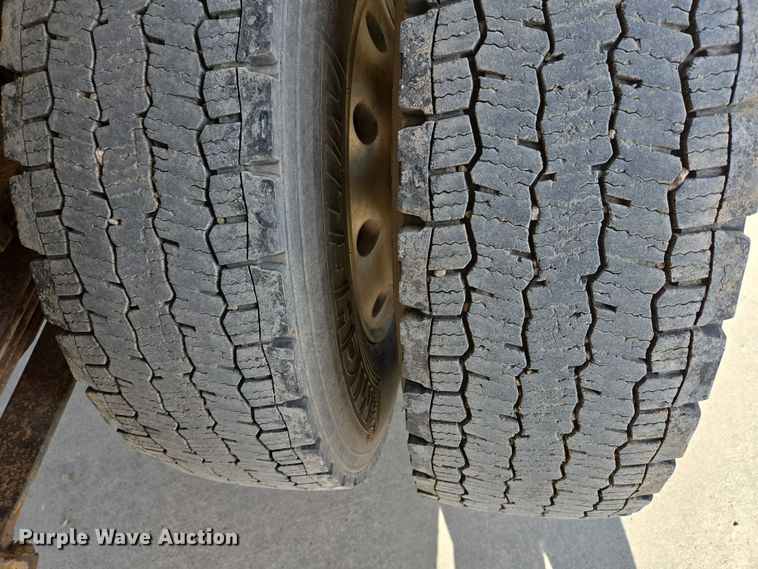 image for item ER1568 1991 Ford F800 dump truck