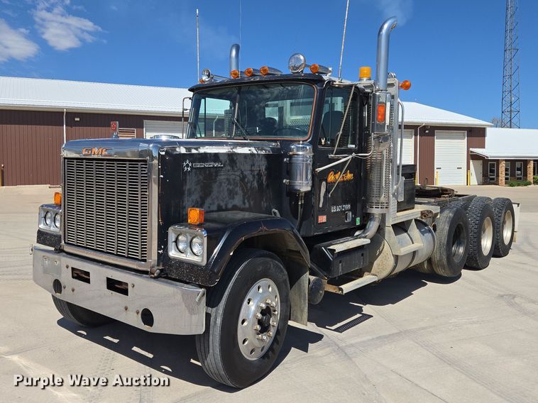 image for item ER1569 1986 GMC General semi truck