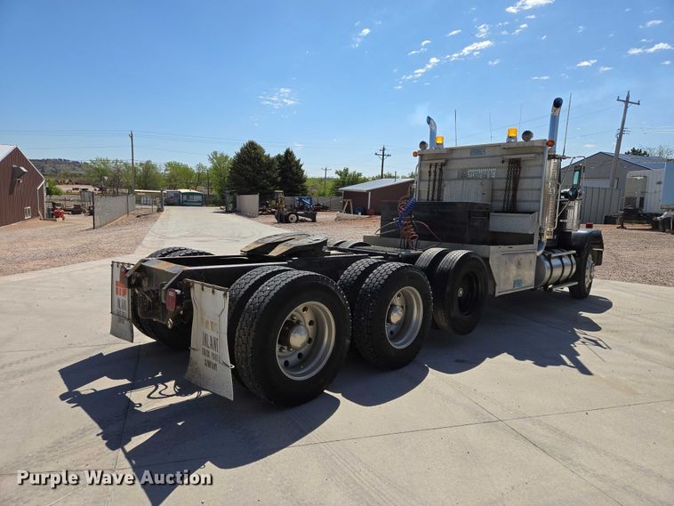 image for item ER1569 1986 GMC General semi truck