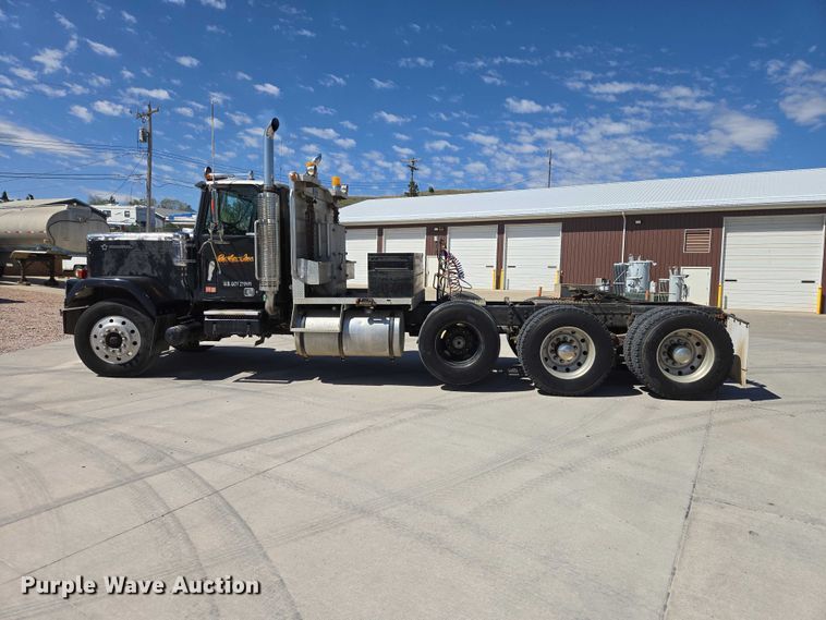 image for item ER1569 1986 GMC General semi truck