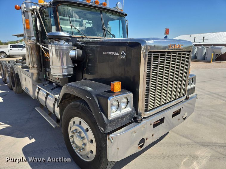 image for item ER1569 1986 GMC General semi truck