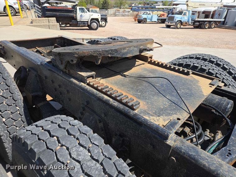 image for item ER1569 1986 GMC General semi truck