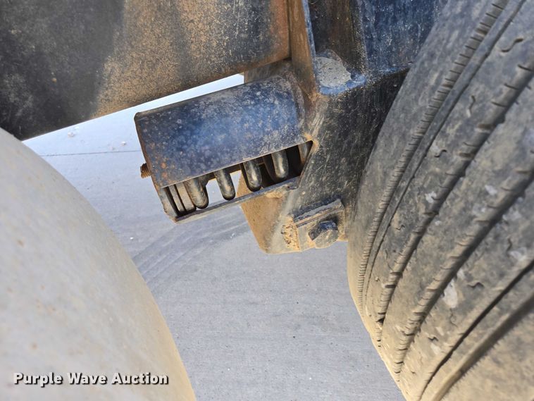 image for item ER1569 1986 GMC General semi truck
