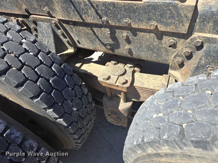 image for item ER1569 1986 GMC General semi truck