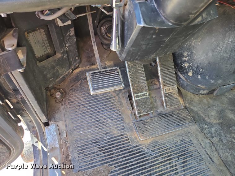 image for item ER1569 1986 GMC General semi truck