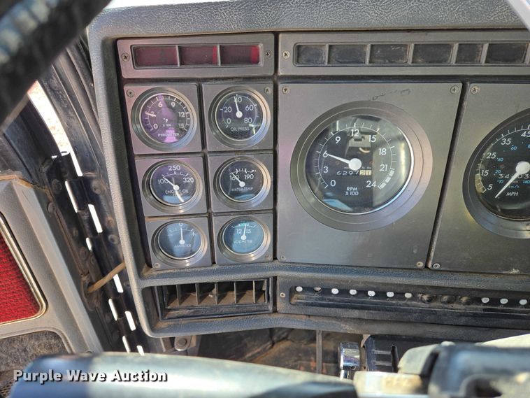 image for item ER1569 1986 GMC General semi truck