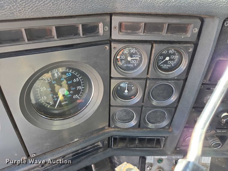 image for item ER1569 1986 GMC General semi truck