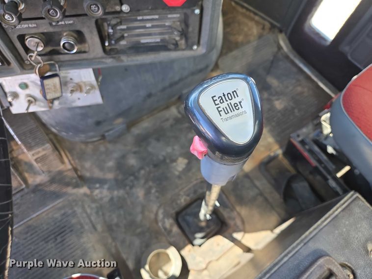 image for item ER1569 1986 GMC General semi truck