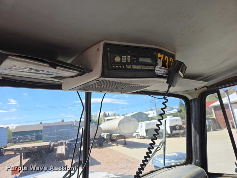 image for item ER1569 1986 GMC General semi truck