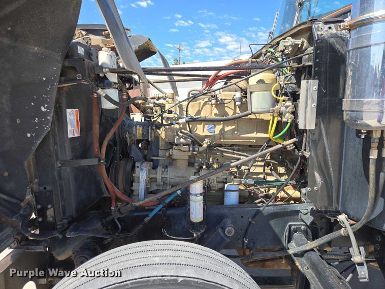 image for item ER1569 1986 GMC General semi truck