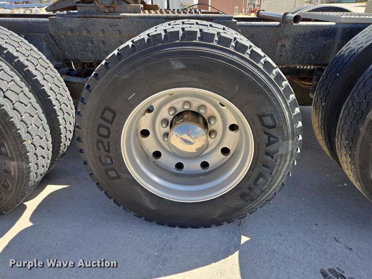 image for item ER1569 1986 GMC General semi truck