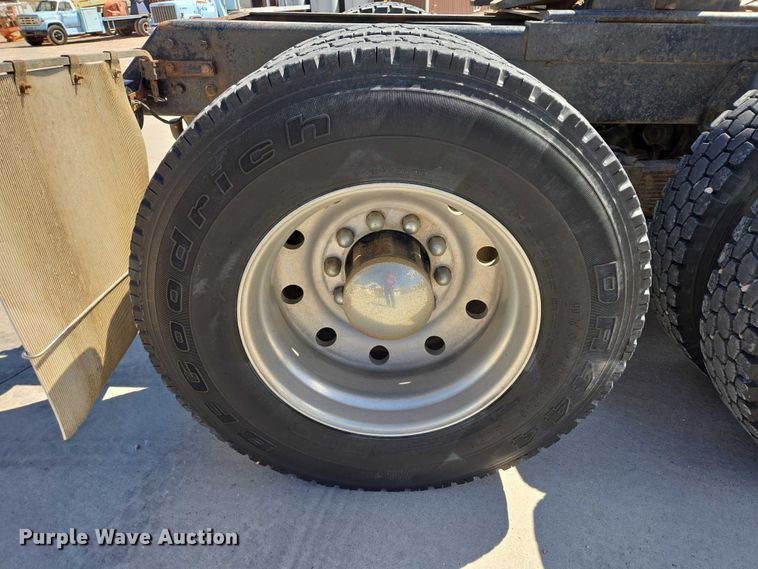 image for item ER1569 1986 GMC General semi truck