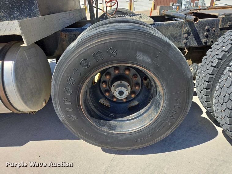 image for item ER1569 1986 GMC General semi truck