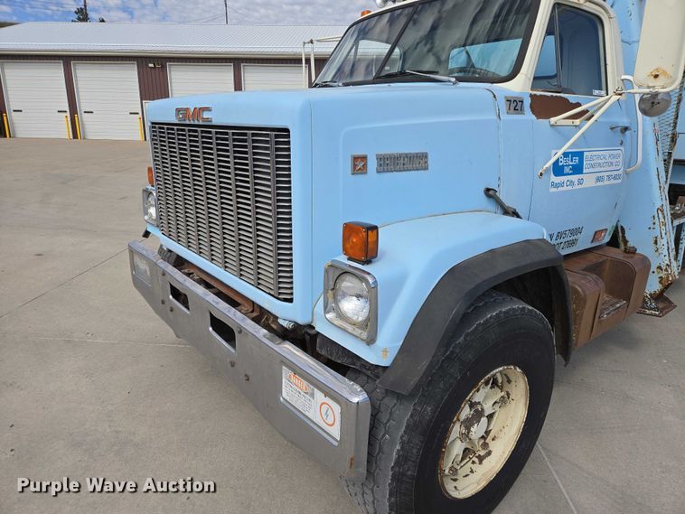 image for item ER1570 1981 GMC Brigadier crane truck