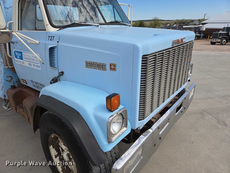 image for item ER1570 1981 GMC Brigadier crane truck