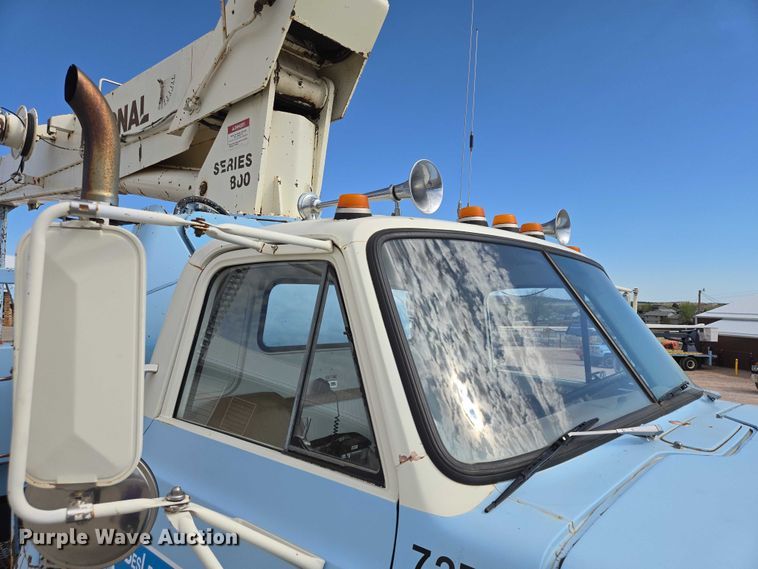 image for item ER1570 1981 GMC Brigadier crane truck