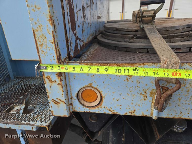 image for item ER1570 1981 GMC Brigadier crane truck