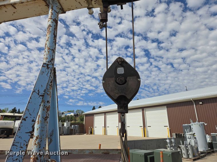 image for item ER1570 1981 GMC Brigadier crane truck
