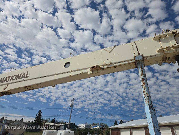 image for item ER1570 1981 GMC Brigadier crane truck