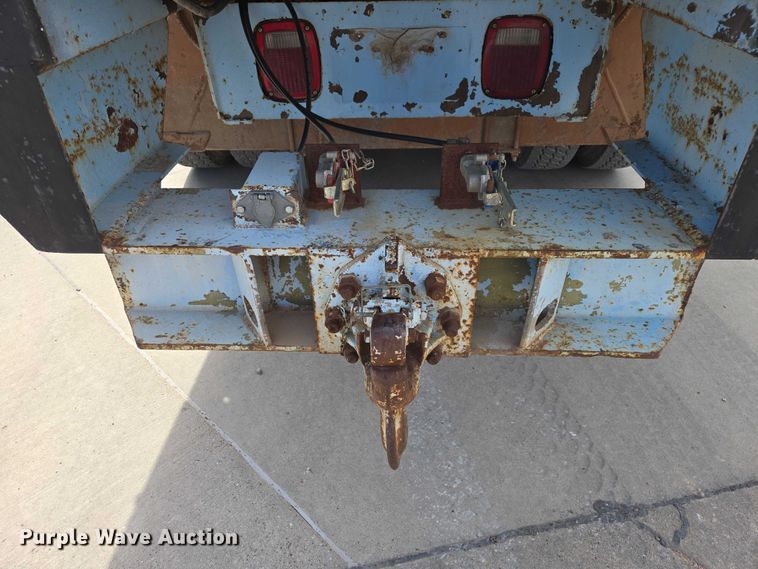 image for item ER1570 1981 GMC Brigadier crane truck