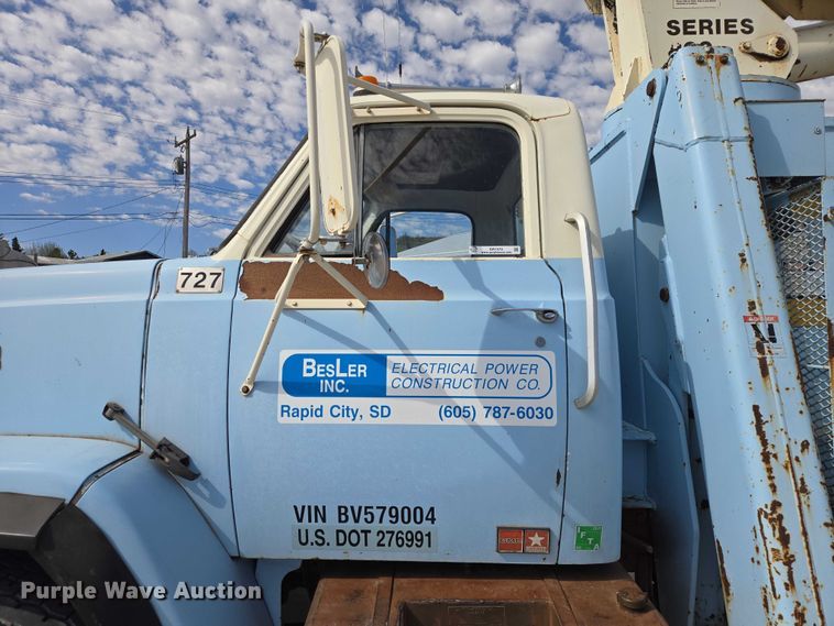 image for item ER1570 1981 GMC Brigadier crane truck