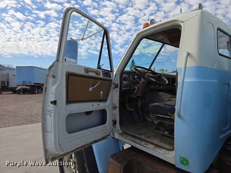 image for item ER1570 1981 GMC Brigadier crane truck
