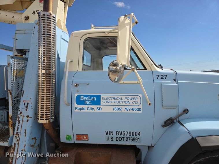 image for item ER1570 1981 GMC Brigadier crane truck