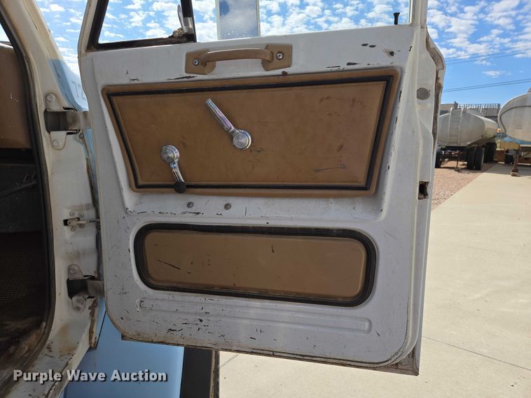 image for item ER1570 1981 GMC Brigadier crane truck