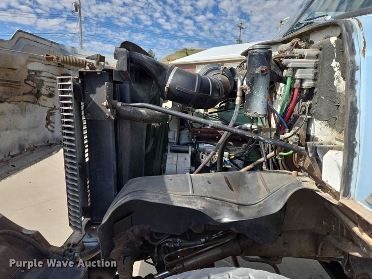 image for item ER1570 1981 GMC Brigadier crane truck