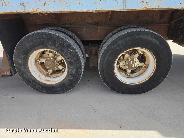 image for item ER1570 1981 GMC Brigadier crane truck