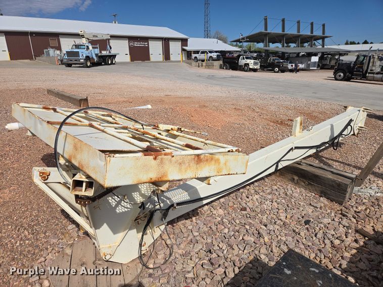image for item ER1570 1981 GMC Brigadier crane truck