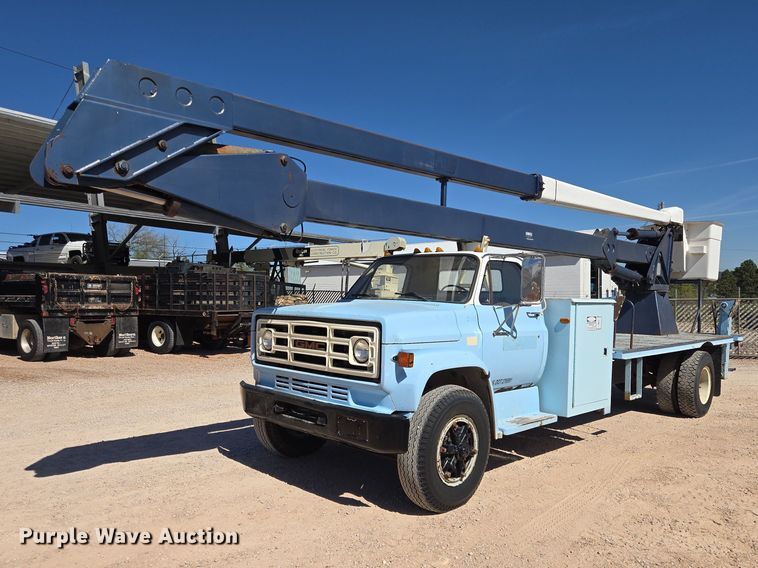 image for item ER1571 1981 GMC C7500 bucket truck