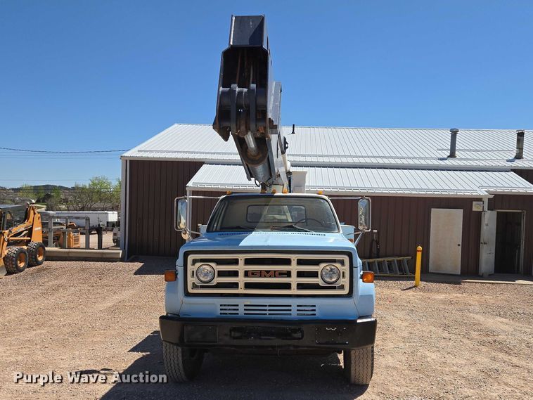 image for item ER1571 1981 GMC C7500 bucket truck