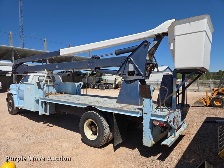 image for item ER1571 1981 GMC C7500 bucket truck