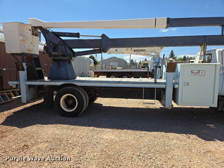 image for item ER1571 1981 GMC C7500 bucket truck