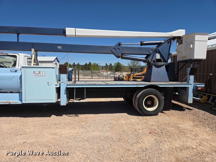 image for item ER1571 1981 GMC C7500 bucket truck