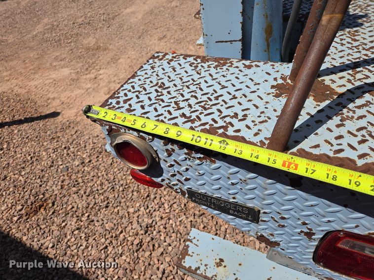 image for item ER1571 1981 GMC C7500 bucket truck