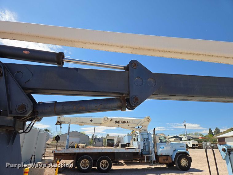 image for item ER1571 1981 GMC C7500 bucket truck
