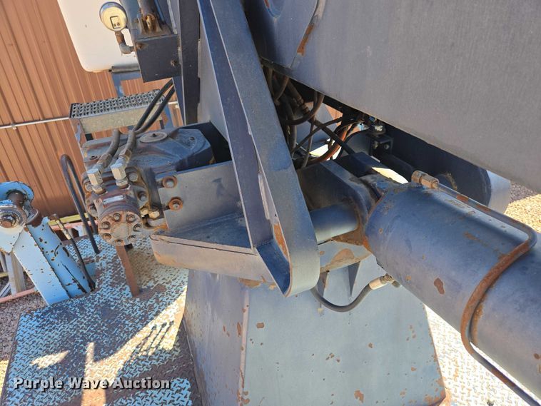 image for item ER1571 1981 GMC C7500 bucket truck