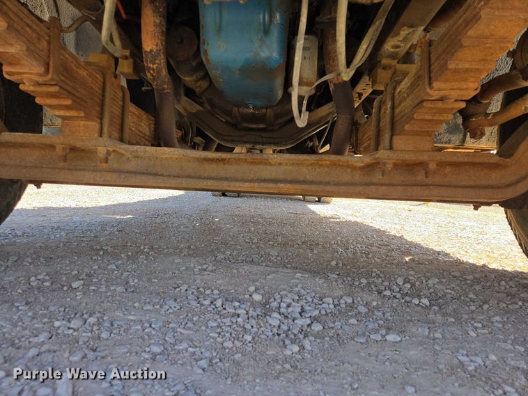 image for item ER1571 1981 GMC C7500 bucket truck