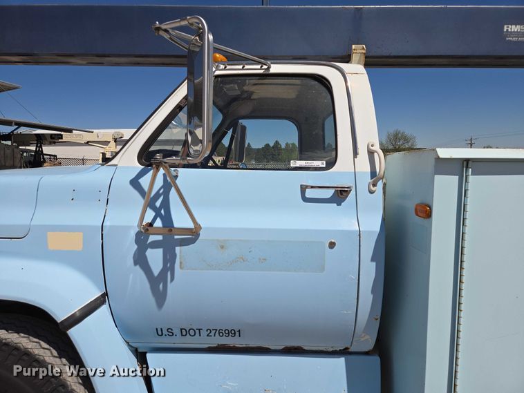 image for item ER1571 1981 GMC C7500 bucket truck