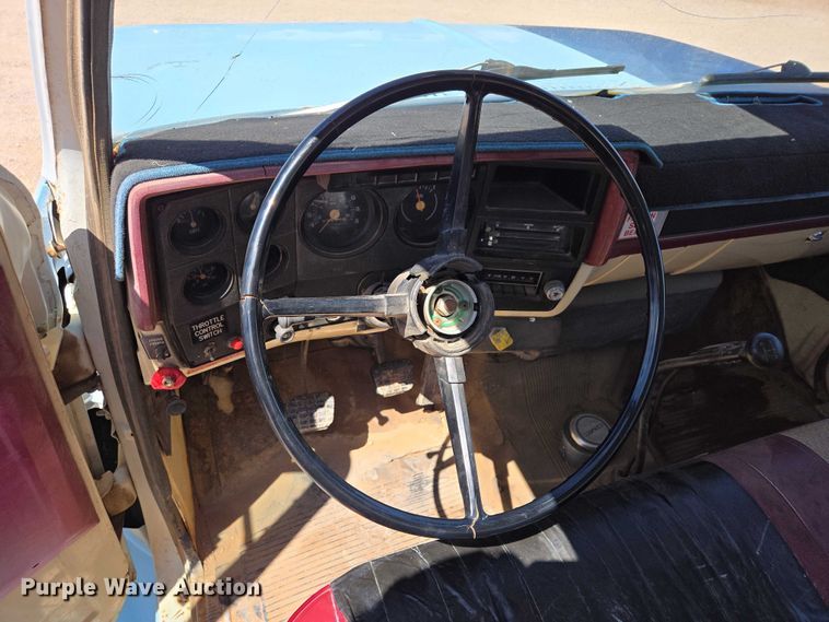 image for item ER1571 1981 GMC C7500 bucket truck