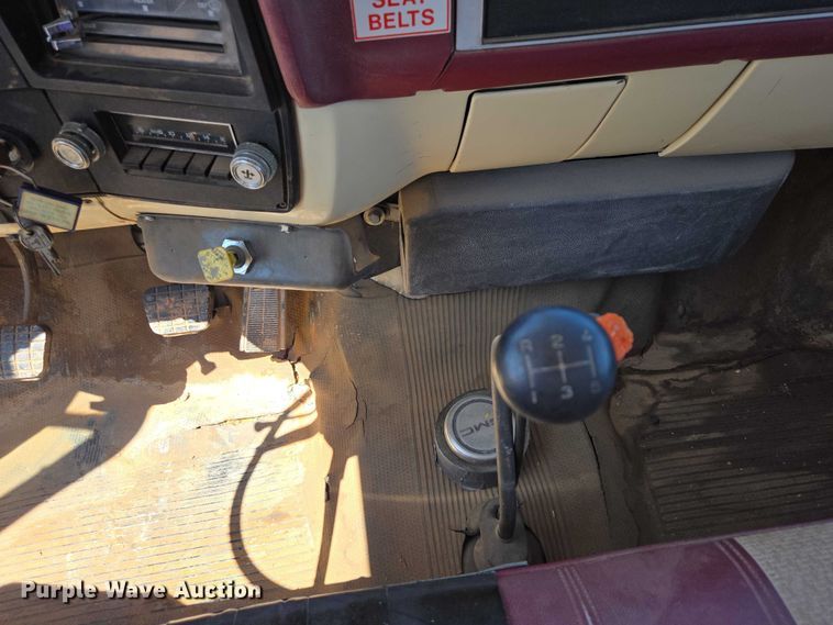 image for item ER1571 1981 GMC C7500 bucket truck